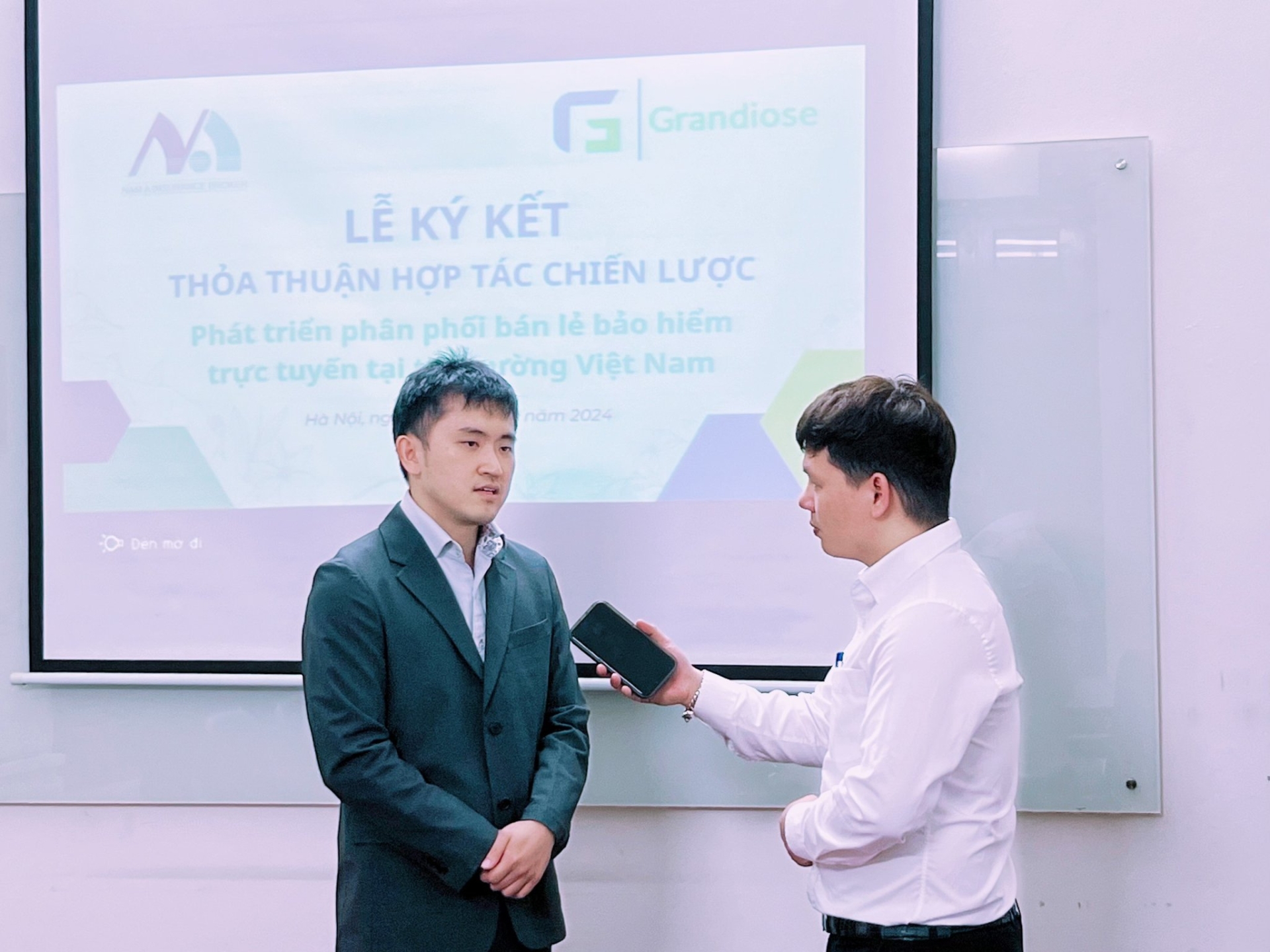 MÔI GIỚI BẢO HIỂM NAM Á KÝ KẾT THỎA THUẬN HỢP TÁC CHIẾN LƯỢC VỚI GRANDIOSE - NHÀ MÔI GIỚI BẢO HIỂM HÀNG ĐẦU CHÂU Á ĐẾN TỪ SINGAPORE, KHẲNG ĐỊNH CUNG CẤP GIẢI PHÁP PHÂN PHỐI BÁN LẺ BẢO HIỂM CÁ NHÂN TRỰC TUYẾN TỐI ƯU CHO KHÁCH HÀNG VIỆT NAM.